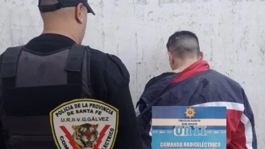 Detuvieron a un hombre enmascarado que se robó un celular a una docente en Villa Gobernador Gálvez