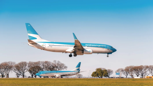 Aerolíneas Argentinas: regresan los vuelos nocturnos con tarifas promocionales