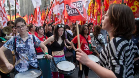 Marcha contra el veto a la movilidad jubilatoria desde Congreso a Plaza de Mayo