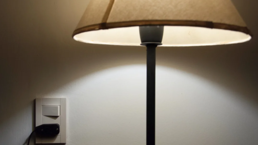 El peso de las tarifas de los servicios públicos se triplicó en los hogares de menores ingresos