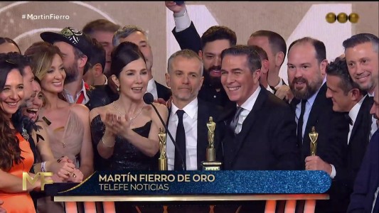 Telefe Noticias se llevó el Martín Fierro de Oro por primera vez en su historia