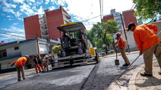 Plan de calles: iniciaron las obras de repavimentación en Italia de 27 de Febrero a Pellegrini