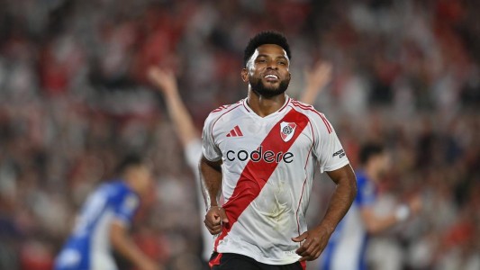 River mostró su poderío, goleó 4-1 a Atlético Tucumán y no se baja de la pelea