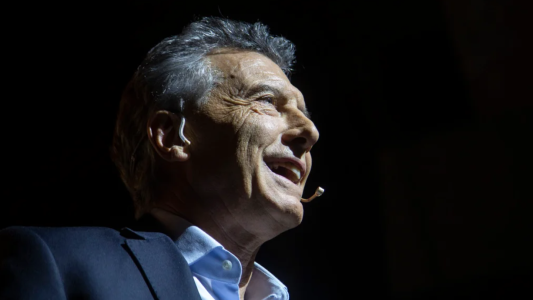 Macri pidió el "desarme urgente" de Aerolíneas Argentinas