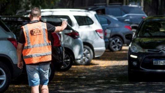 Buscan prohibir los cuidacoches en eventos culturales masivos