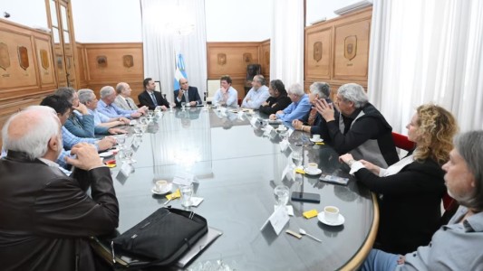 El Gobierno acordó con la CGT revisar temas de la reforma laboral para bajar la tensión social