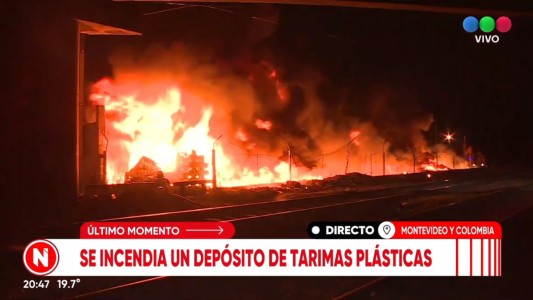 Se incendia una fábrica de plásticos en zona oeste