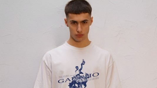 La historia de Tobika, el artista de 18 años que quiere pegar el “folklore moderno”