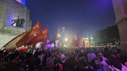 Multitudinaria convocatoria por la Marcha Federal en Rosario