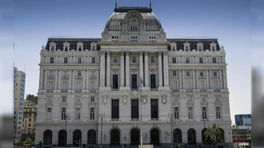 El Gobierno oficializó el cambio de nombre del Palacio Libertad