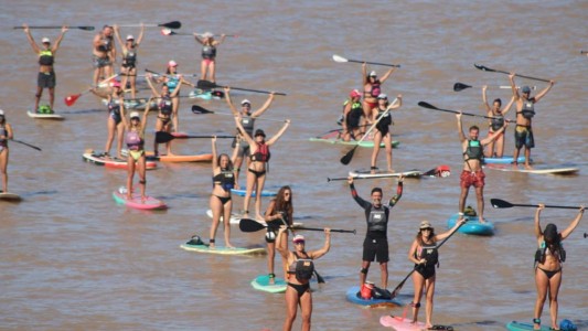 Se realiza la gran Regata de Stand Up Paddle en ciudad de Rosario