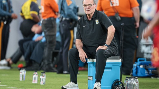 Bielsa y un futuro incierto en Uruguay: admitió que su autoridad "quedó afectada"
