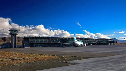Evacuaron el aeropuerto de El Calafate: un detenido