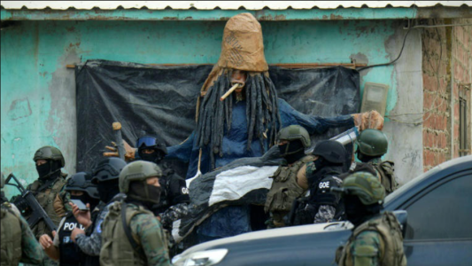 Muñeco de Bob Marley venerado por bandas narco en Ecuador: "misas" para criminales