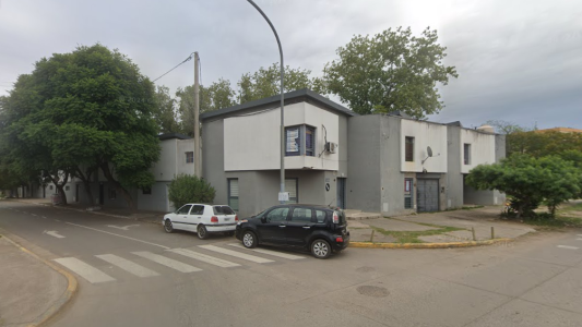 Un tirador abrió fuego con más de 20 disparos contra una casa en La Cerámica, dejando a una mujer herida