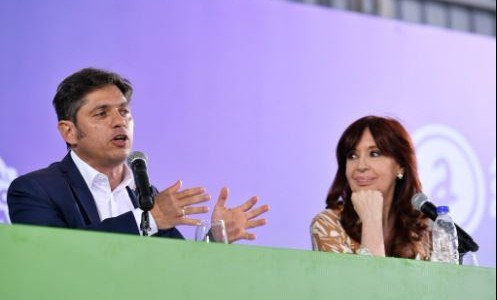 "Los argentinos siguen amando al Estado grande a pesar de Milei", le dijo Kicillof al Financial Times