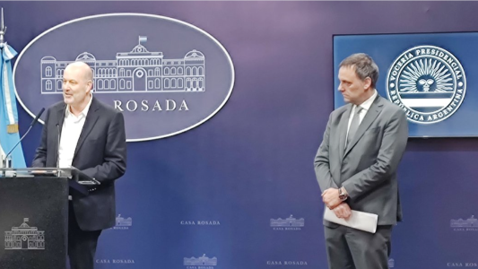 El Gobierno prohibió los cargos hereditarios en el Estado: "Nadie tiene sangre azul"