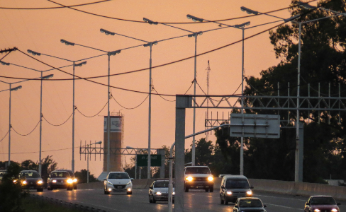 Una mujer fue atropellada mientras intentaba cruzar la Avenida Circunvalación