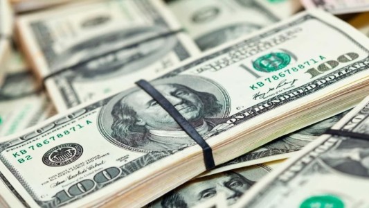 El blanqueo de capitales superó todos los pronósticos y los depósitos en dólares tocaron un récord