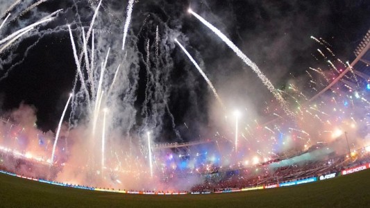 Clausuraron la cancha de Racing por el uso de pirotecnia en el recibimiento ante Corinthians
