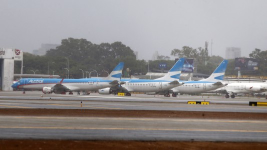 El Gobierno sondea planes de contingencia ante la situación de Aerolíneas Argentinas