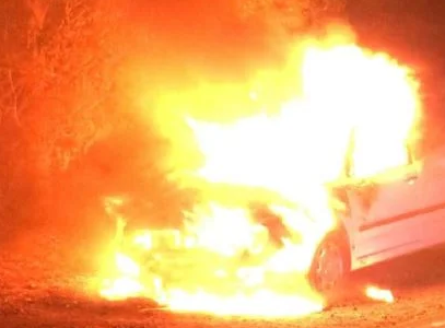 Incendio de camioneta en zona oeste genera alarma entre los vecinos