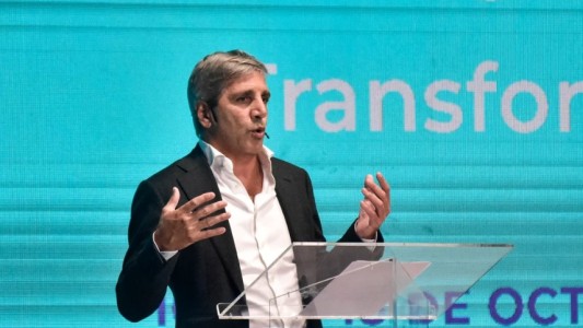 Caputo anunció que en octubre hubo un superávit financiero de $ 523.000 millones.