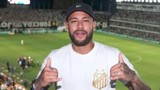 El representante de Neymar desmintió la llegada del brasileño al Santos