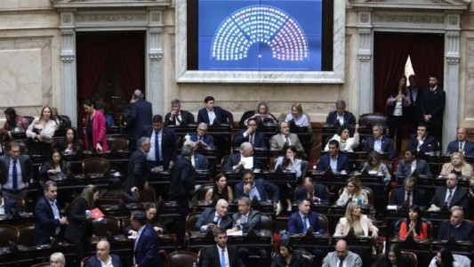 La oposición vuelve a la carga contra el DNU de la deuda para forzar a Milei a negociar el Presupuesto