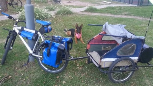 La historia de Walter y Gaia: de Rosario a Ushuaia en bicicleta
