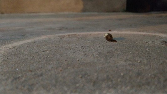 Balearon a un hombre y a su hijastro en Rosario