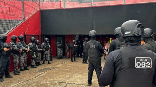 Coloso Marcelo Bielsa: Inédita requisa de la Policía de Santa Fe y el Servicio Penitenciario