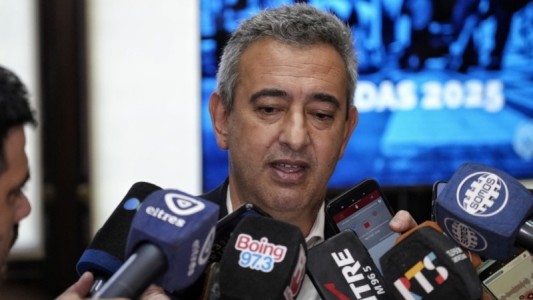 Para Javkin, el arancelamiento de universidades y hospitales a extranjeros no toca a Rosario