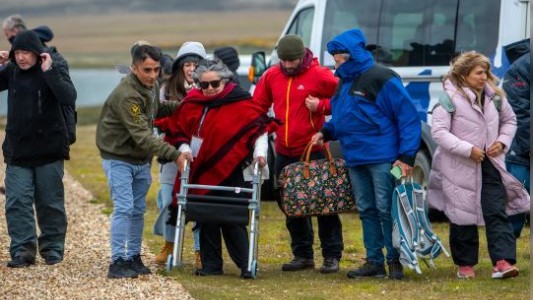Los familiares de caídos en Malvinas visitaron el cementerio de Darwin