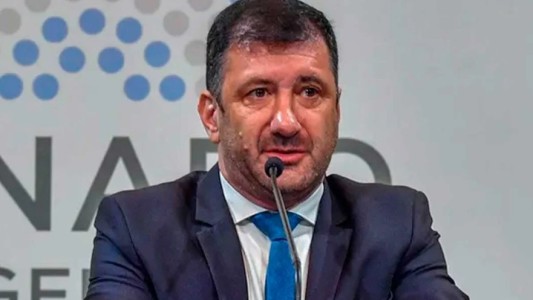 Edgardo Kueider pidió licencia en el Senado mientras sigue detenido en Paraguay