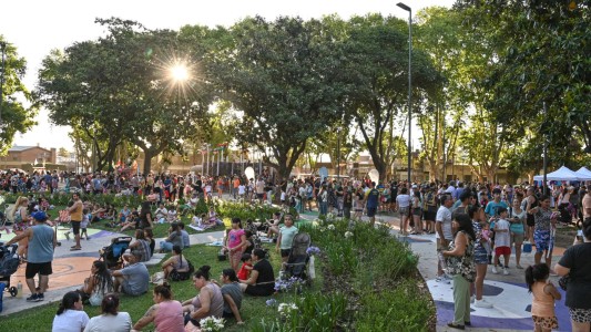 Vecinos y vecinas se reunieron para festejar las renovaciones de La Plaza Saavedra