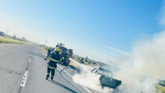 Un vehículo se prendió fuego en la autopista Rosario-Córdoba