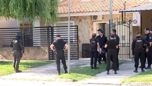 Un hombre se atrincheró en su casa tras herir de bala a dos policías y a un bombero en Granadero Baigorria