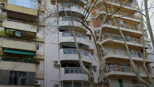 Murió un hombre al caer de un balcón: investigan si intentaba escapar luego de un intento de estafa con dólares