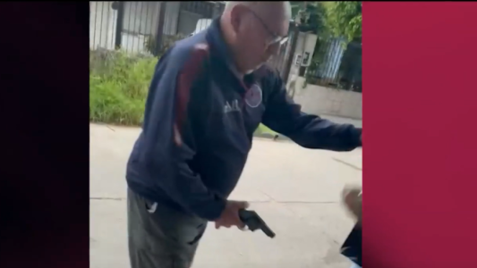 "Se me disparó el arma": declaró el policía retirado que mató al vecino por el volumen de la música