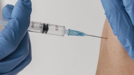 Operativo dengue: continúan vacunando a los contagiados en el último año que tengan entre 15 y 59 años