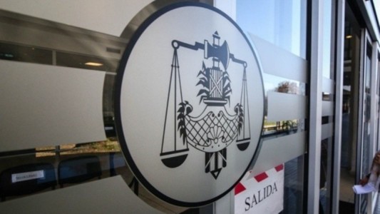 Quedó en libertad uno de los que extorsionó a su primo en nombre de Los Monos