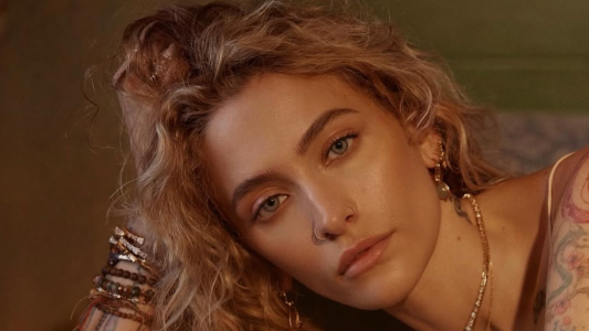 "Soy alcohólica y adicta a la heroína": el conmovedor video de la hija de Michael Jackson