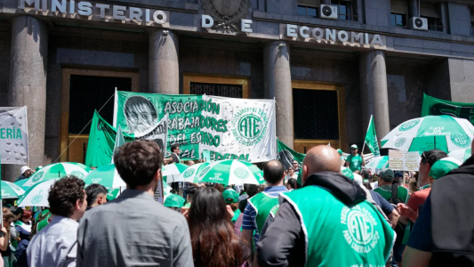 Pasan a disponibilidad a 150 empleados de planta permanente del Ministerio de Economía