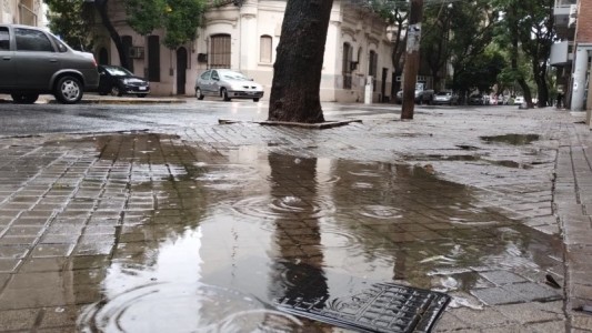Rosario permanece en alerta amarrillo por intensas tormentas este domingo
