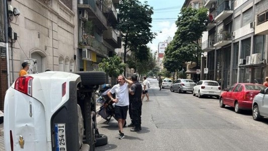 Un auto volcó tras chocar con otro en Italia y Córdoba