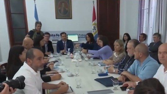 Expectativa por la convocatoria a paritaria docente: el gremio exige un aumento salarial