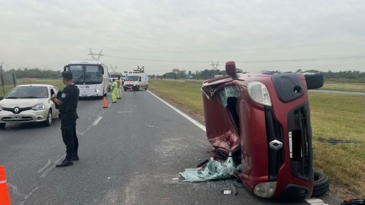 Siniestro vial en la autopista Rosario-Buenos Aires: una persona herida y tránsito afectado