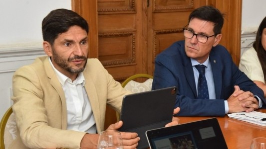 Pullaro anunció la creación de dos escuelas secundarias en Funes y Roldán