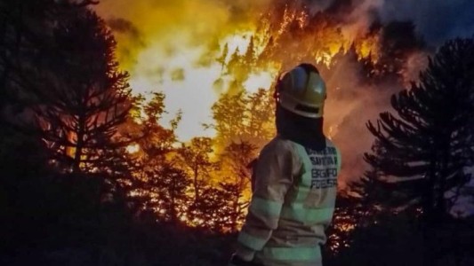 Brigadistas santafesinos continúan combatiendo los incendios en la Patagonia